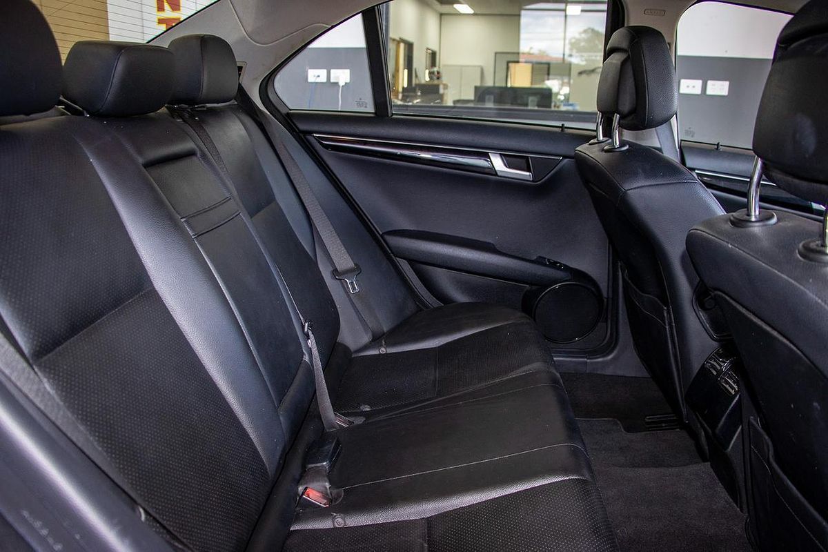 2012 Mercedes-Benz C-Class C200 BlueEFFICIENCY Elegance W204