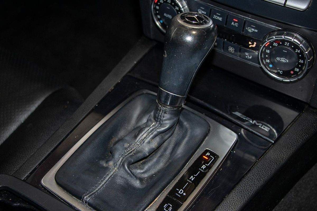 2012 Mercedes-Benz C-Class C200 BlueEFFICIENCY Elegance W204