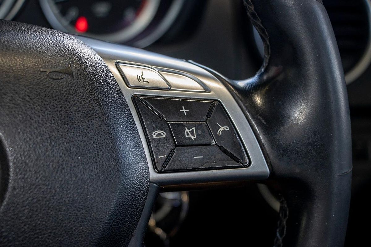 2012 Mercedes-Benz C-Class C200 BlueEFFICIENCY Elegance W204
