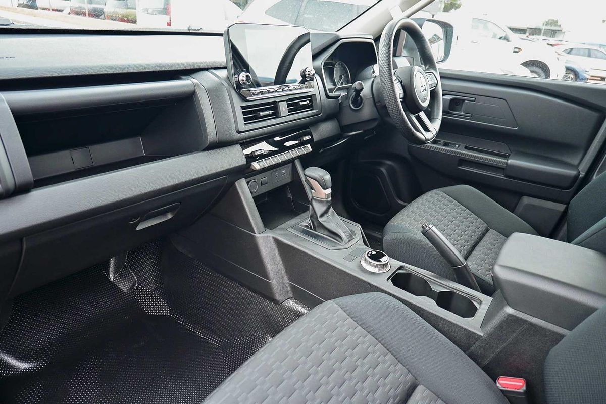 2024 Mitsubishi Triton GLX MV 4X4