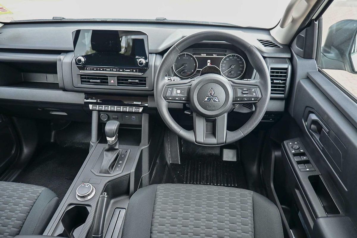 2024 Mitsubishi Triton GLX MV 4X4