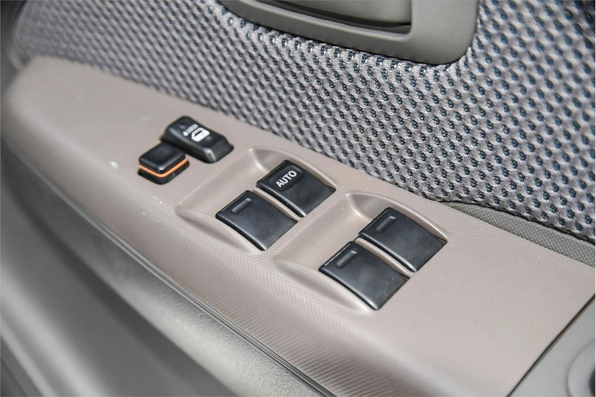 2012 Toyota Hilux SR KUN26R 4X4