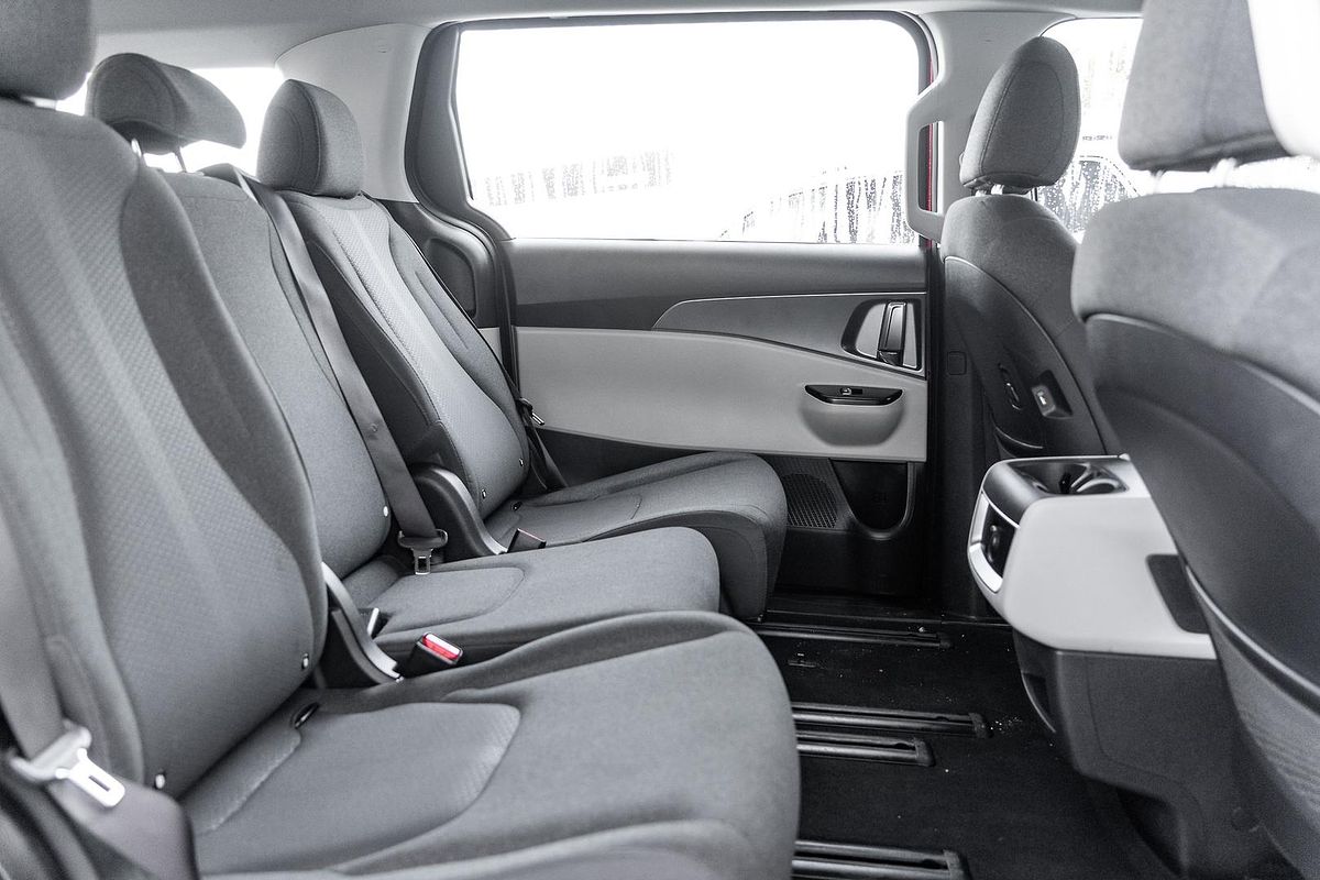 2023 Kia Carnival S KA4