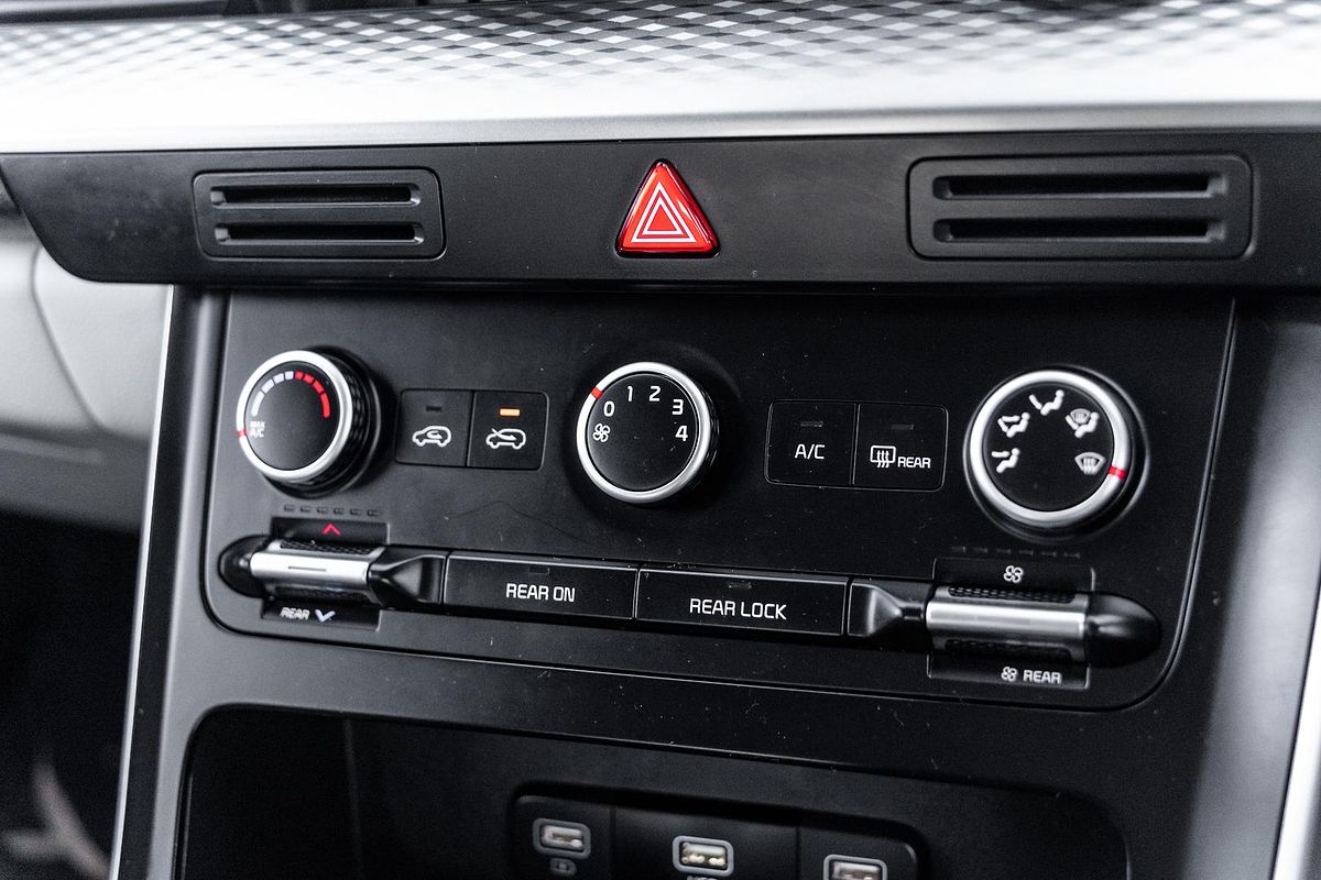 2023 Kia Carnival S KA4