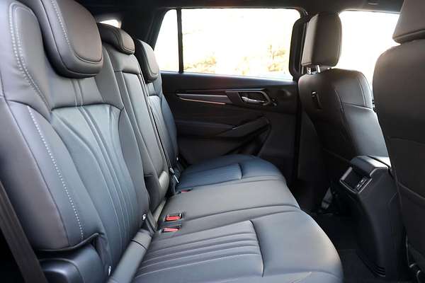 2025 Isuzu MU-X LS-T