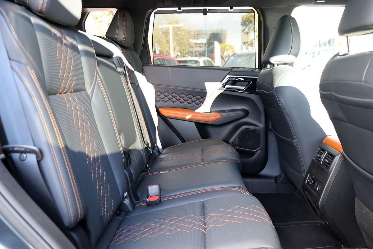 2024 Mitsubishi Outlander PHEV Exceed Tourer ZM