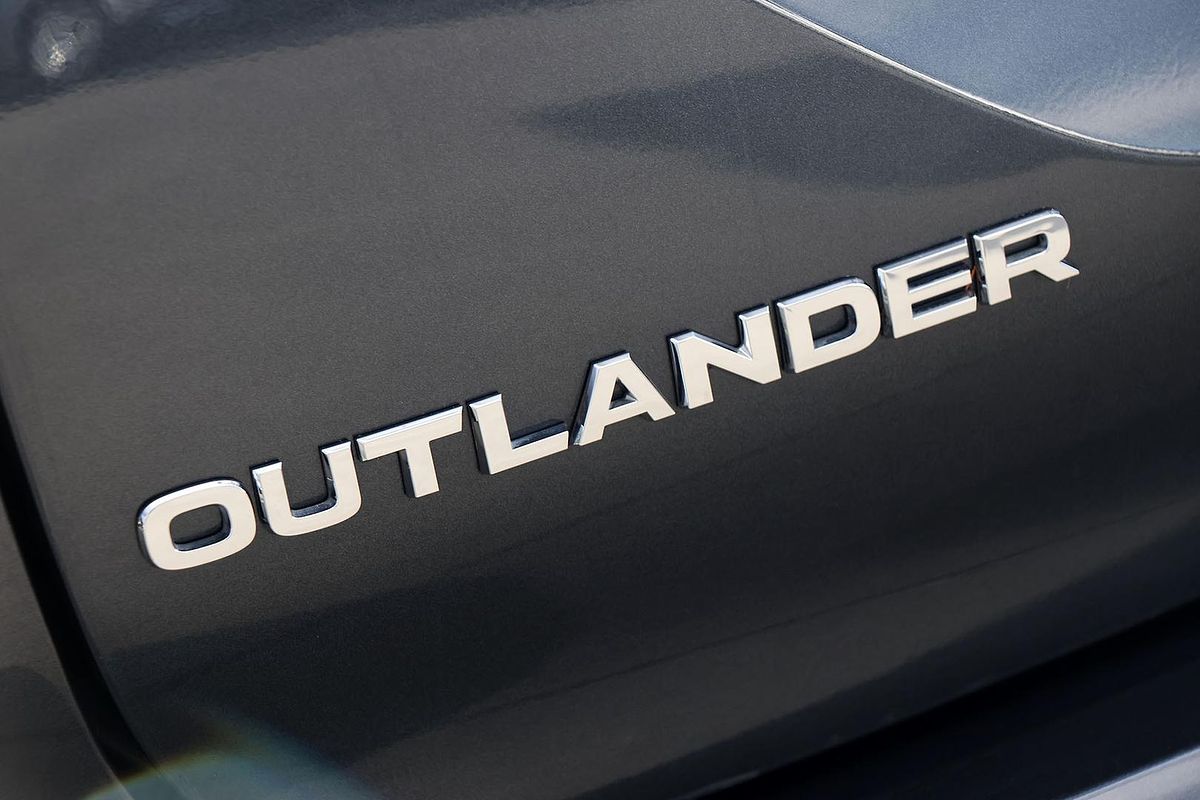 2024 Mitsubishi Outlander PHEV Exceed Tourer ZM