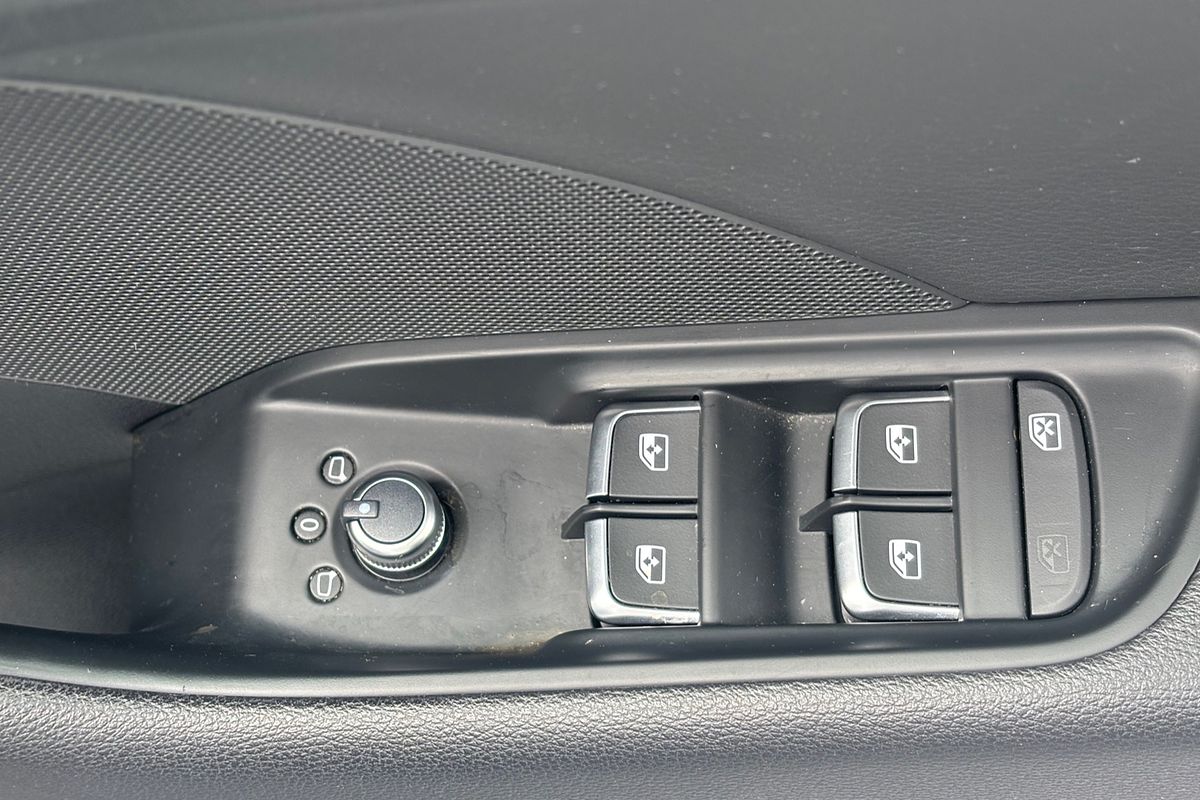 2019 Audi A3 35 TFSI S line plus 8V