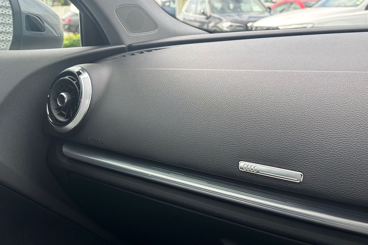 2019 Audi A3 35 TFSI S line plus 8V