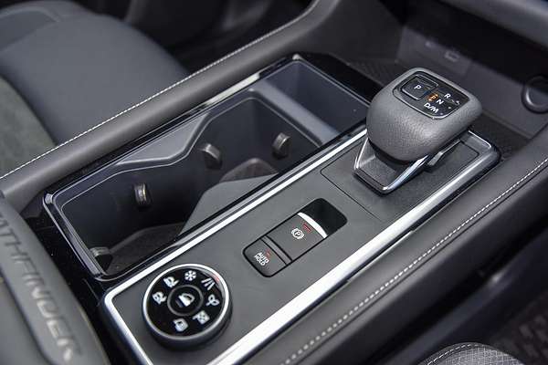 2024 Nissan Pathfinder ST-L R53