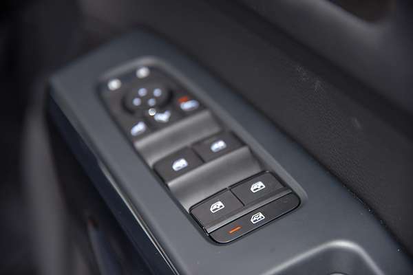 2024 Nissan Pathfinder ST-L R53