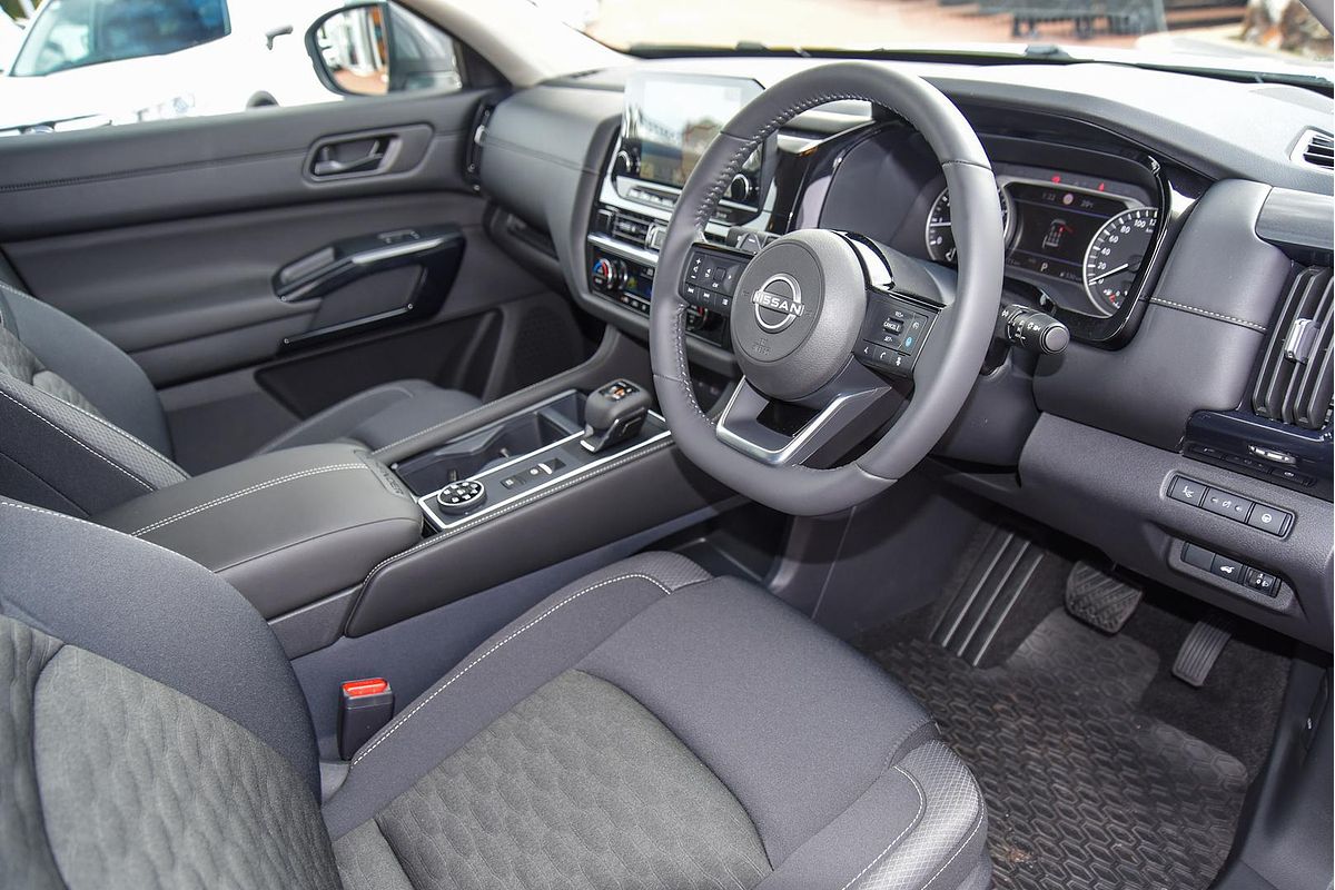 2024 Nissan Pathfinder ST-L R53