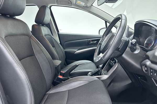 2023 Suzuki S-Cross GLX JYB