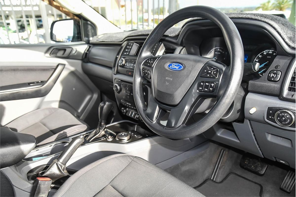 2016 Ford Everest Ambiente UA 3.2L