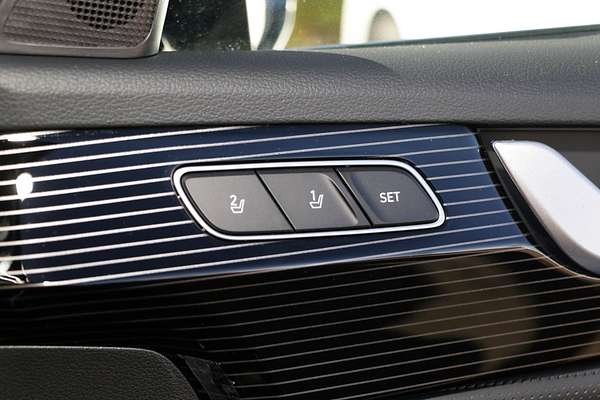 2025 Hyundai Palisade Calligraphy Black Ink LX2.V5