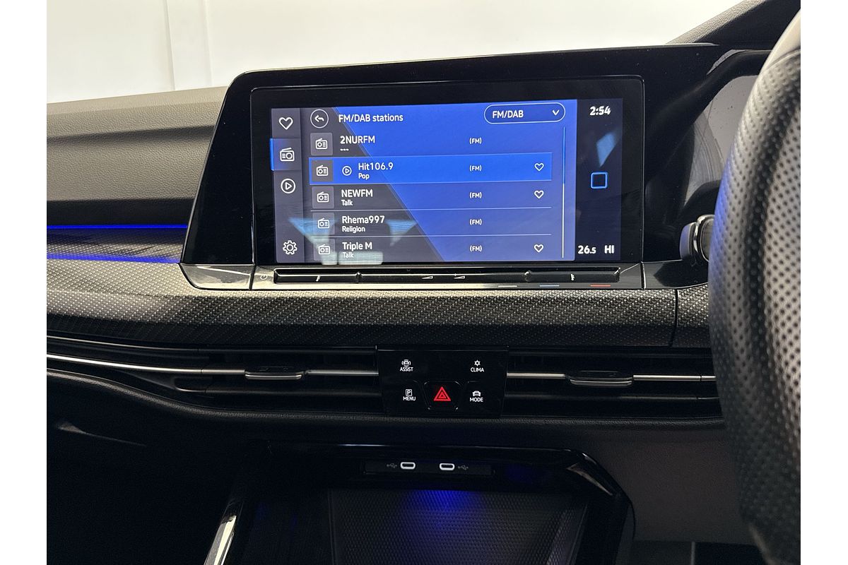 2022 Volkswagen Golf 110TSI R-Line 8