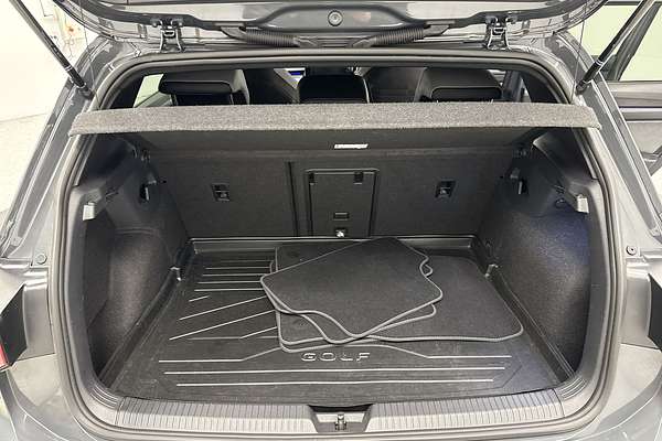 2022 Volkswagen Golf 110TSI R-Line 8