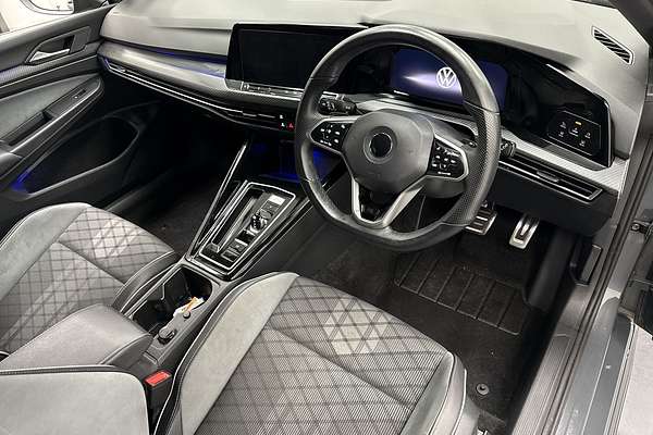 2022 Volkswagen Golf 110TSI R-Line 8