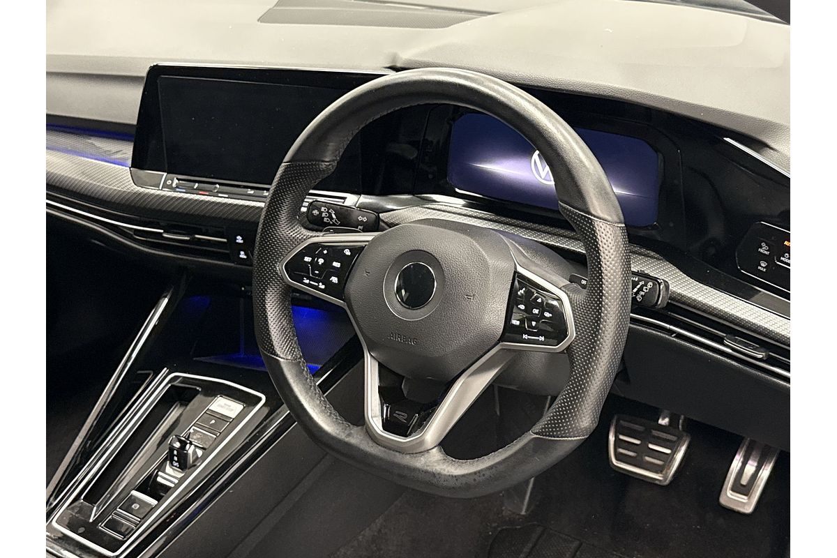 2022 Volkswagen Golf 110TSI R-Line 8