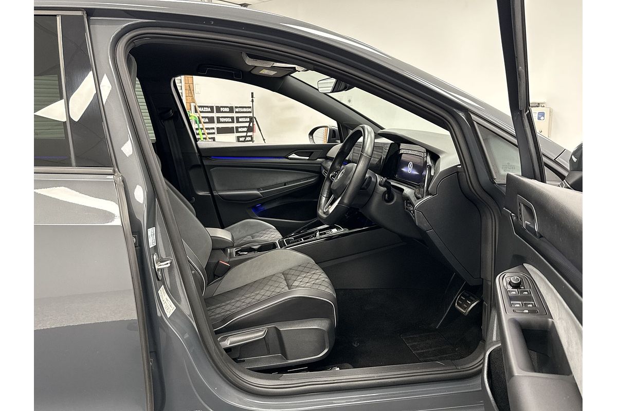 2022 Volkswagen Golf 110TSI R-Line 8