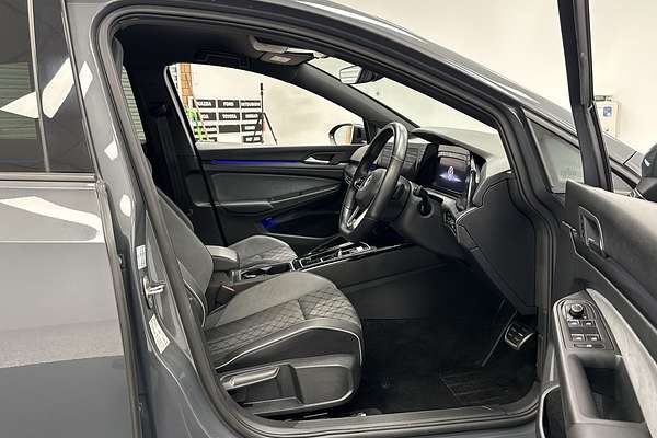 2022 Volkswagen Golf 110TSI R-Line 8