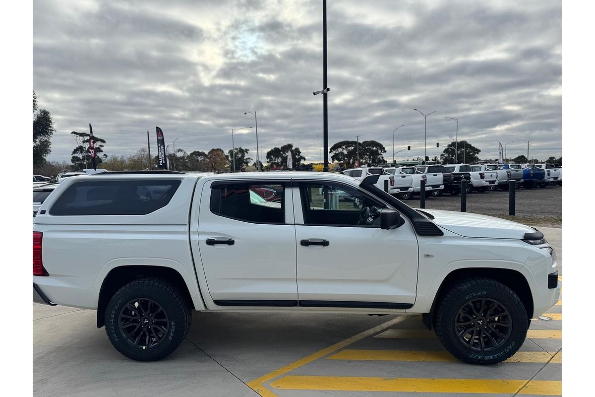 2024 Mitsubishi Triton GLX MV 4X4