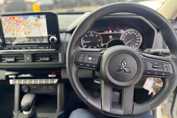 2024 Mitsubishi Triton GLX MV 4X4