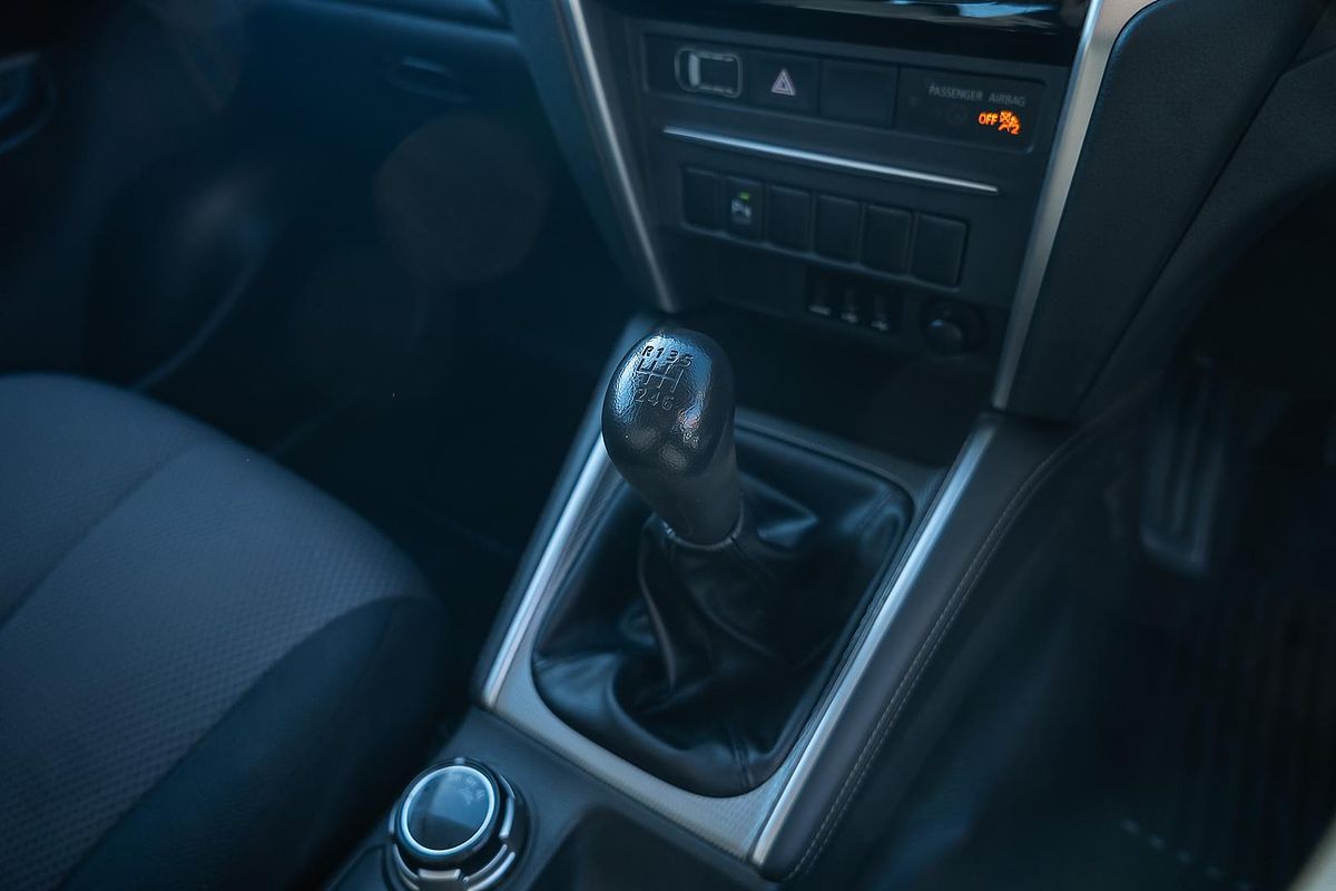 2019 Mitsubishi Triton GLX+ MR 4X4