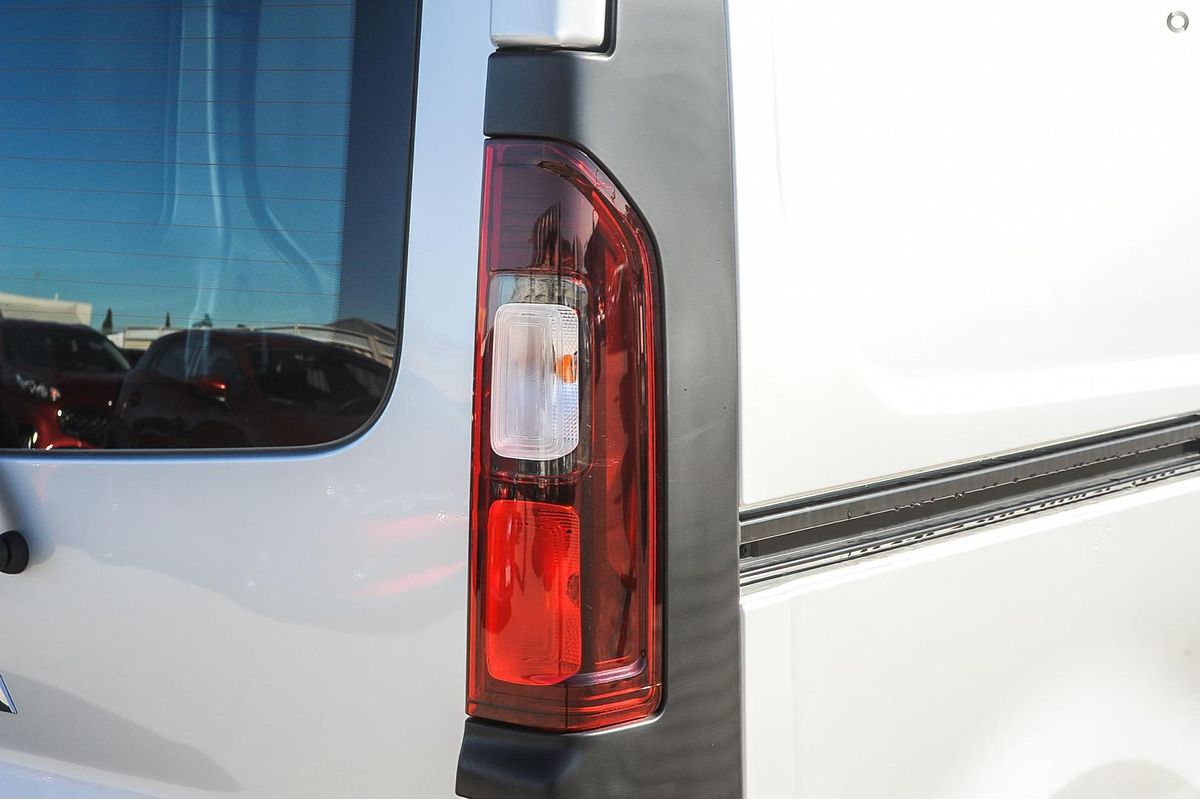 2022 Mitsubishi Express GLX SN SWB
