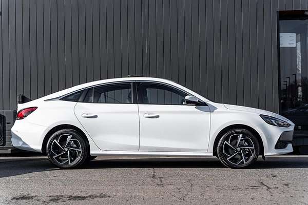 2024 MG MG5 Essence