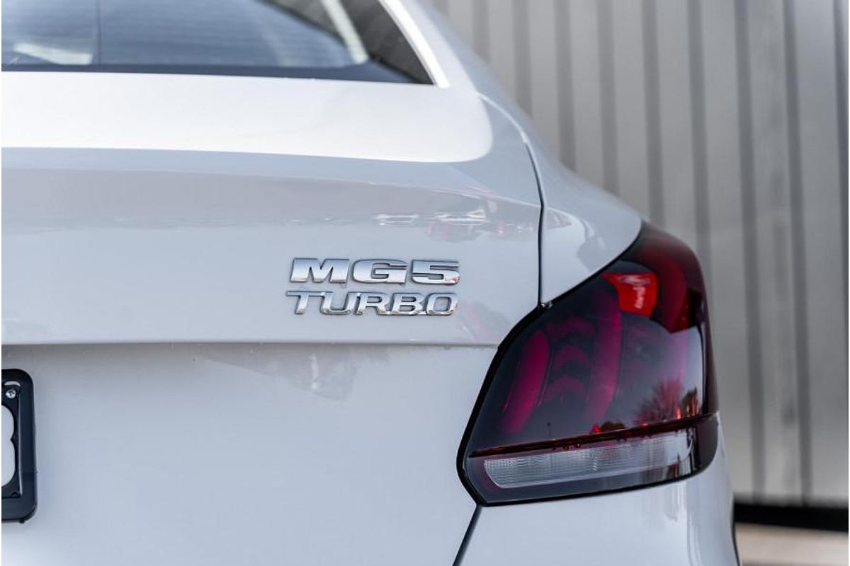 2024 MG MG5 Essence