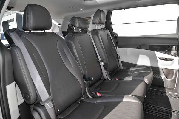 2024 Kia Carnival Platinum KA4