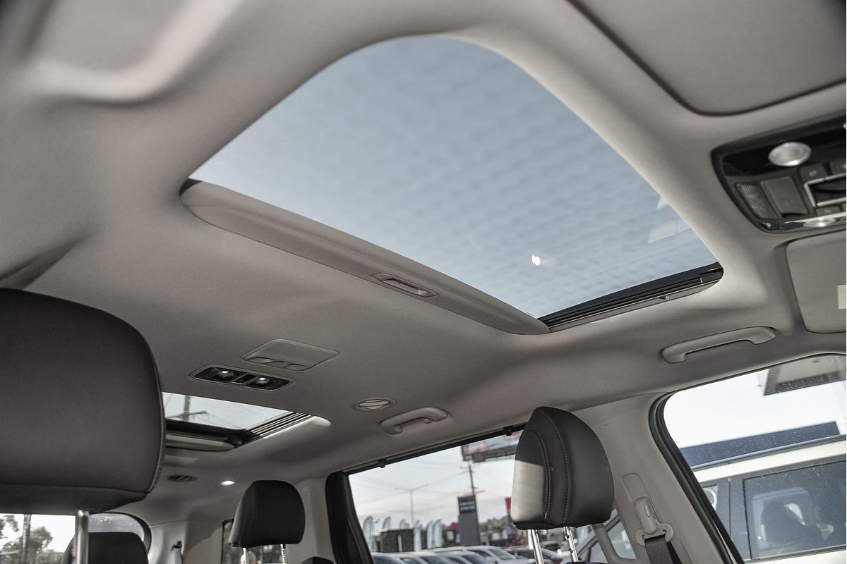 2024 Kia Carnival Platinum KA4