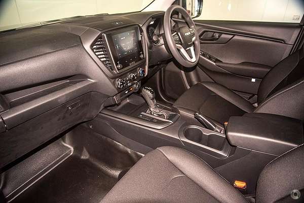 2025 Isuzu D-MAX SX 4X4