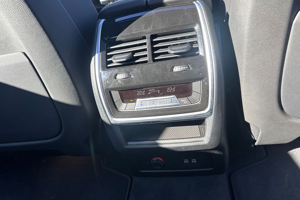 2022 BMW X7 xDrive30d G07