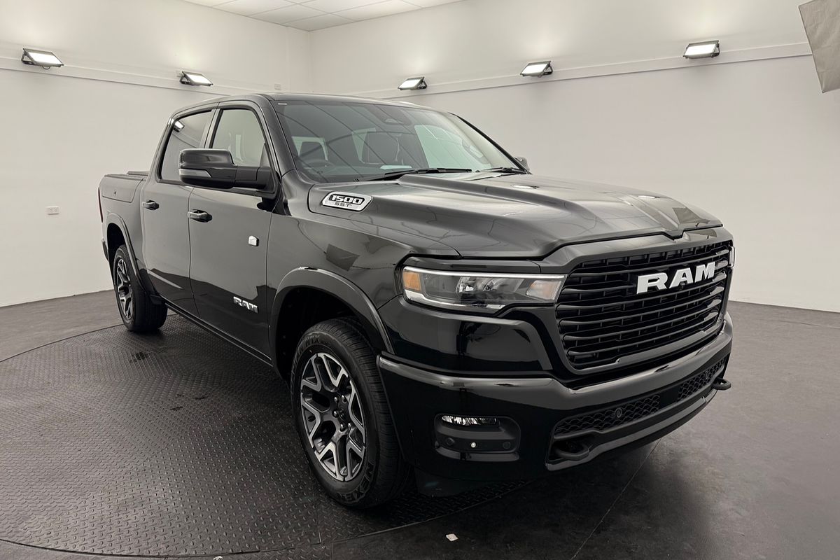 2025 RAM 1500 Laramie Sport Hurricane SO RamBox DT 4X4 SWB