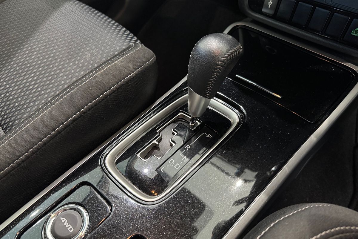 2020 Mitsubishi Outlander ES ZL