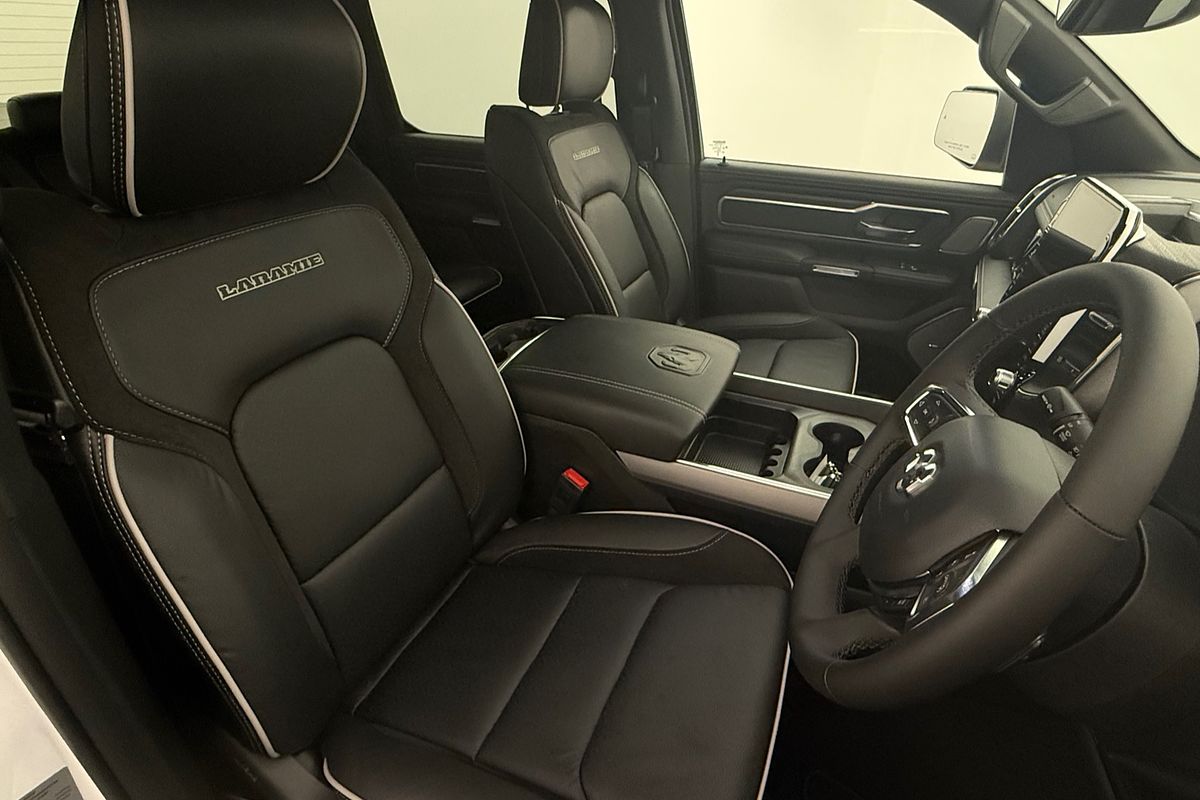 2025 RAM 1500 Laramie Sport Hurricane SO RamBox DT 4X4 SWB