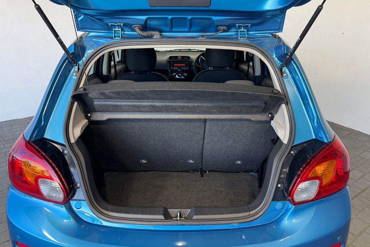 2018 Mitsubishi Mirage ES LA