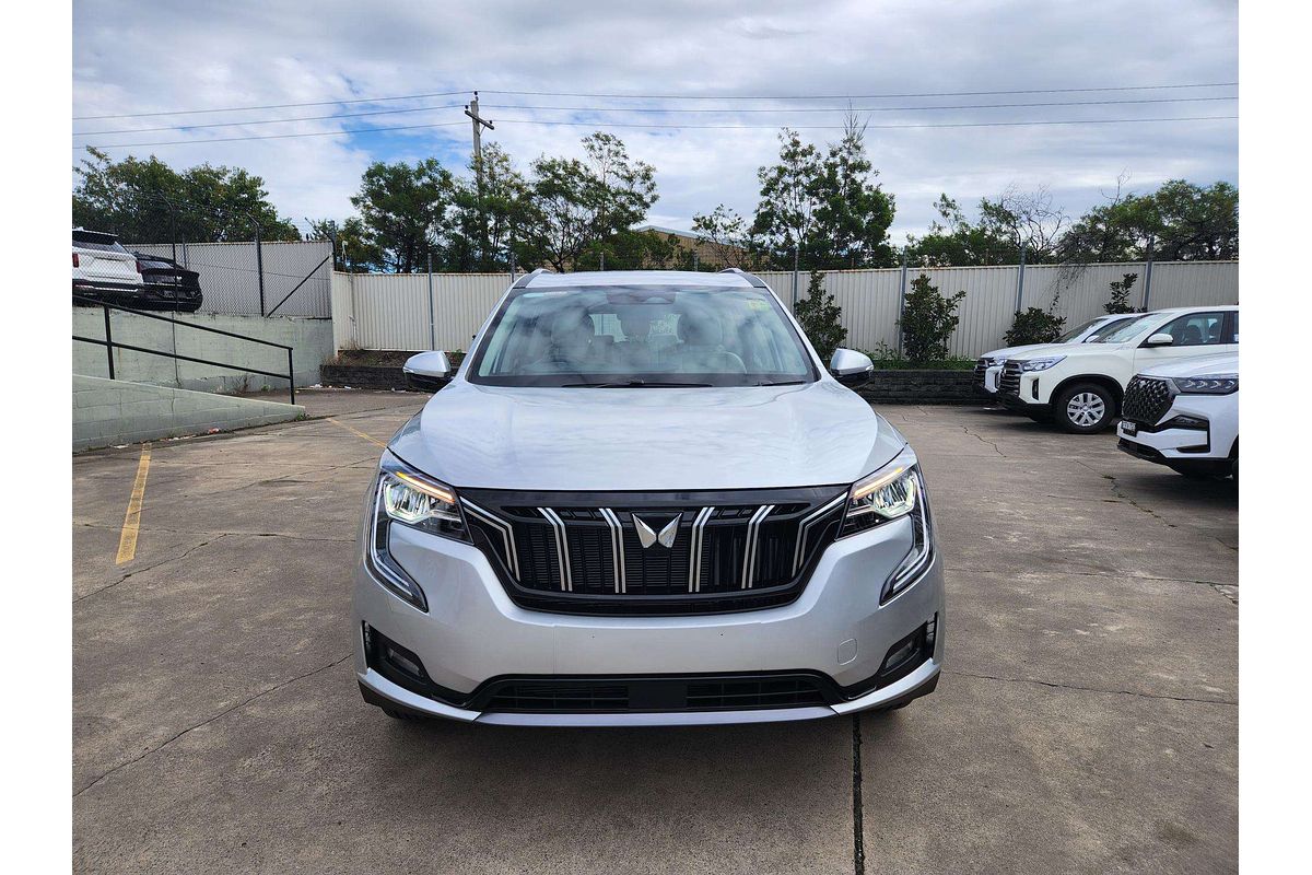 2025 Mahindra XUV700 AX7L