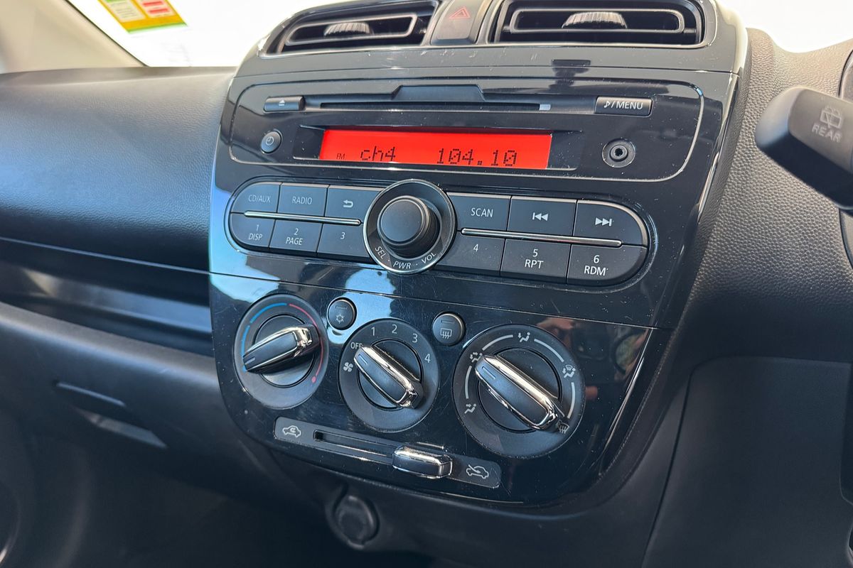 2018 Mitsubishi Mirage ES LA