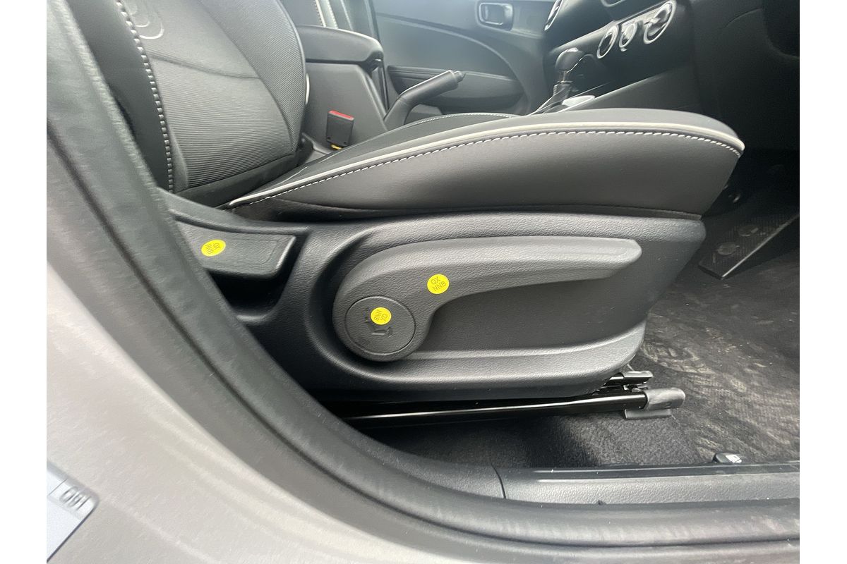 2025 Hyundai Venue Active QX.V5
