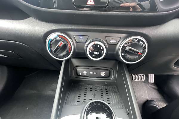2025 Hyundai Venue Active QX.V5