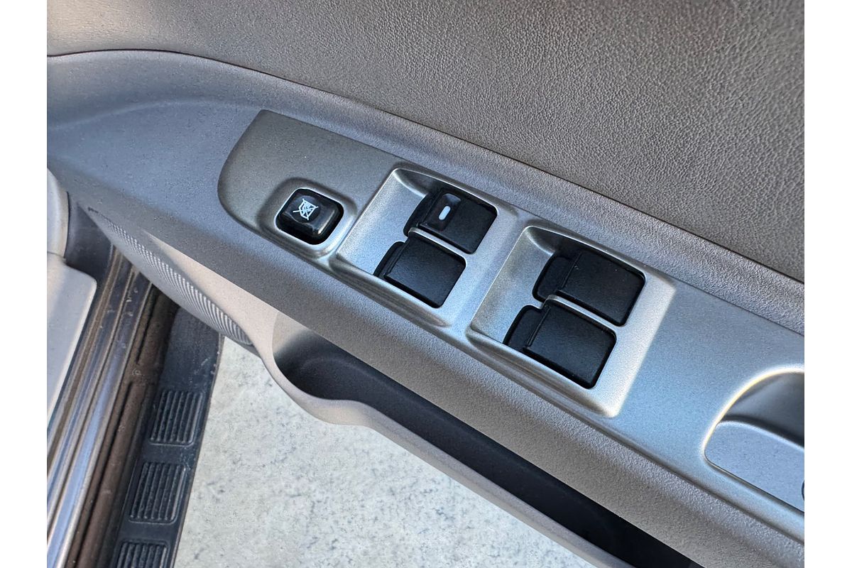 2013 Mitsubishi Challenger  PB