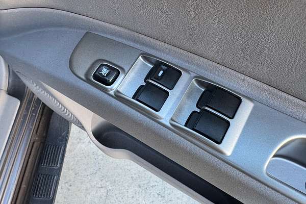 2013 Mitsubishi Challenger  PB
