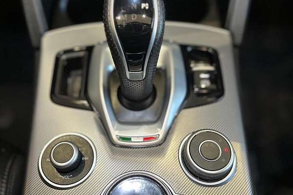 2022 Alfa Romeo Stelvio Veloce Series 3