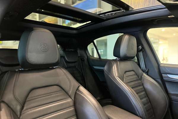 2022 Alfa Romeo Stelvio Veloce Series 3