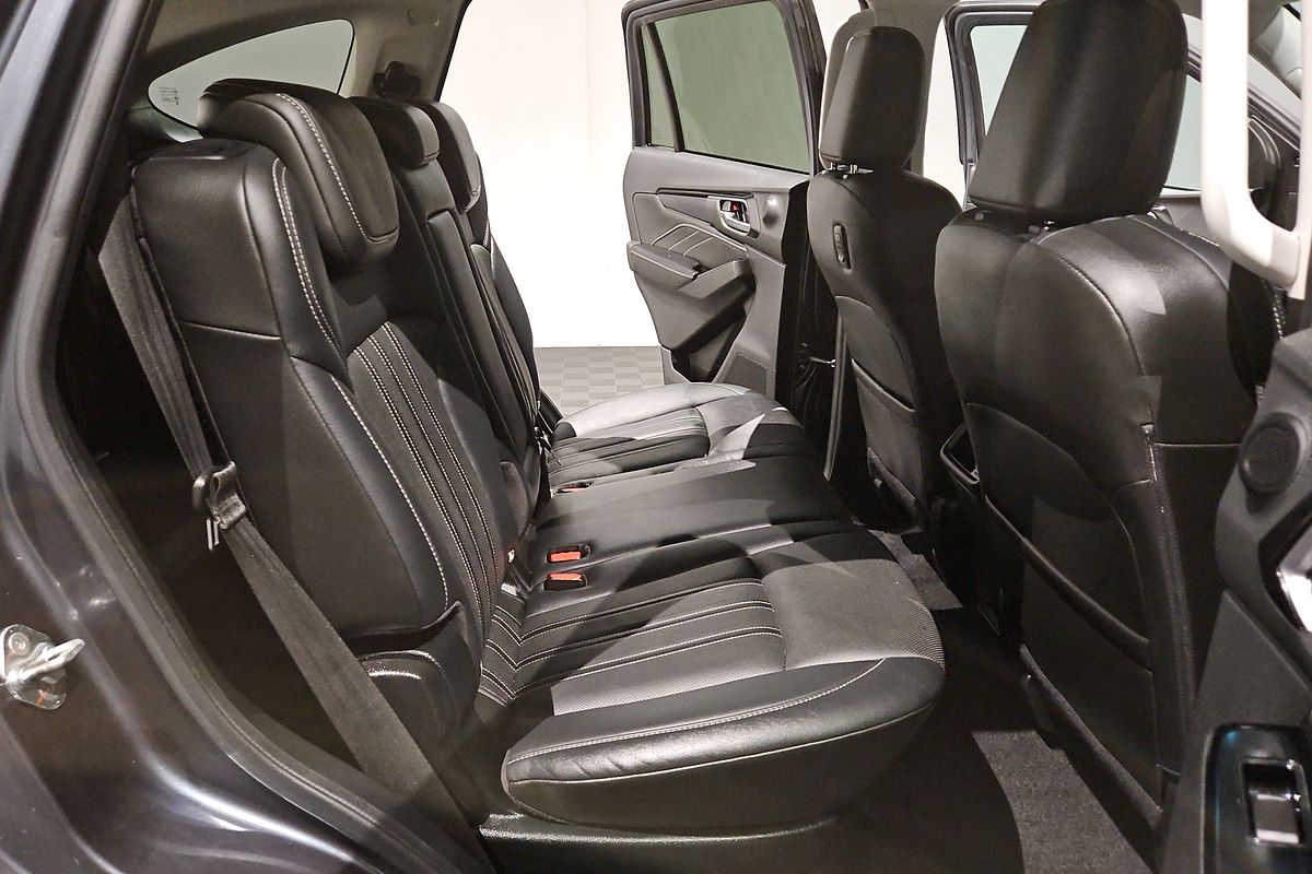 2023 Isuzu MU-X LS-T