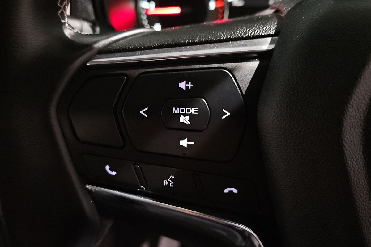 2023 Isuzu MU-X LS-T