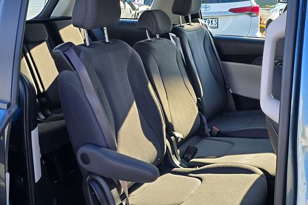 2023 Kia Carnival S KA4